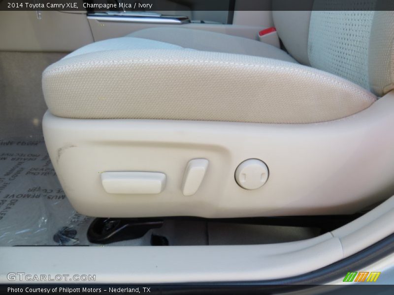 Champagne Mica / Ivory 2014 Toyota Camry XLE
