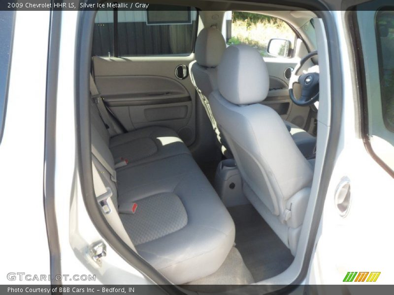 Silver Ice Metallic / Gray 2009 Chevrolet HHR LS