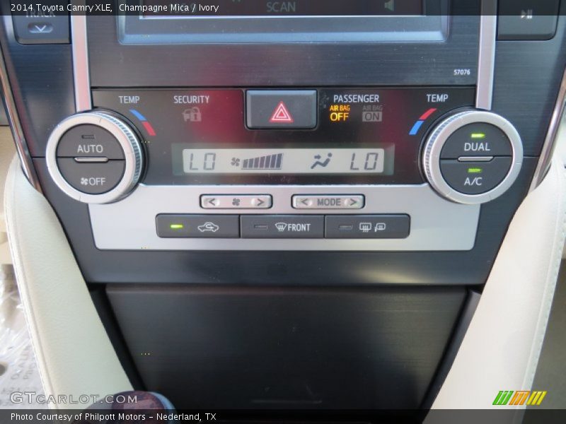 Champagne Mica / Ivory 2014 Toyota Camry XLE