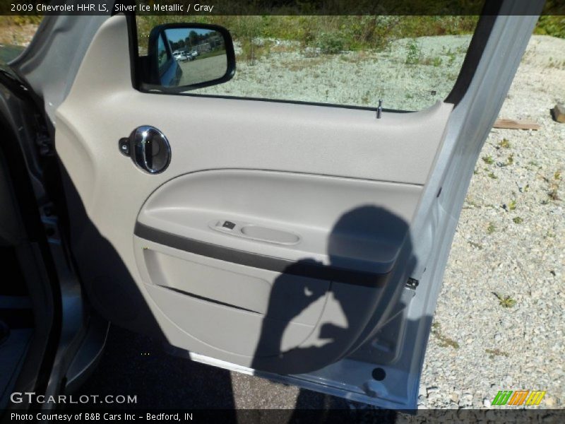 Silver Ice Metallic / Gray 2009 Chevrolet HHR LS