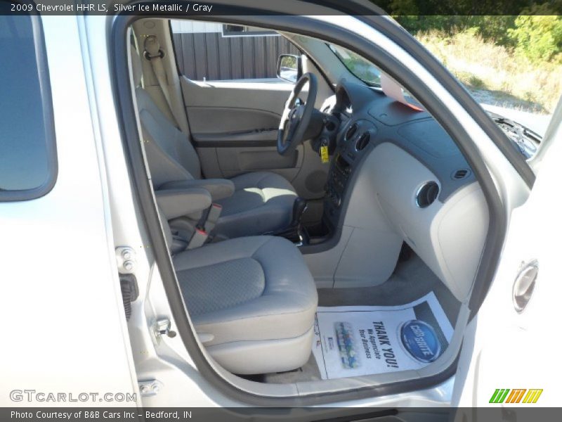 Silver Ice Metallic / Gray 2009 Chevrolet HHR LS