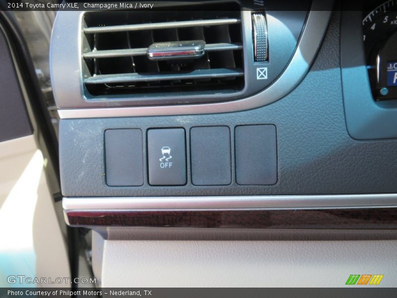 Champagne Mica / Ivory 2014 Toyota Camry XLE