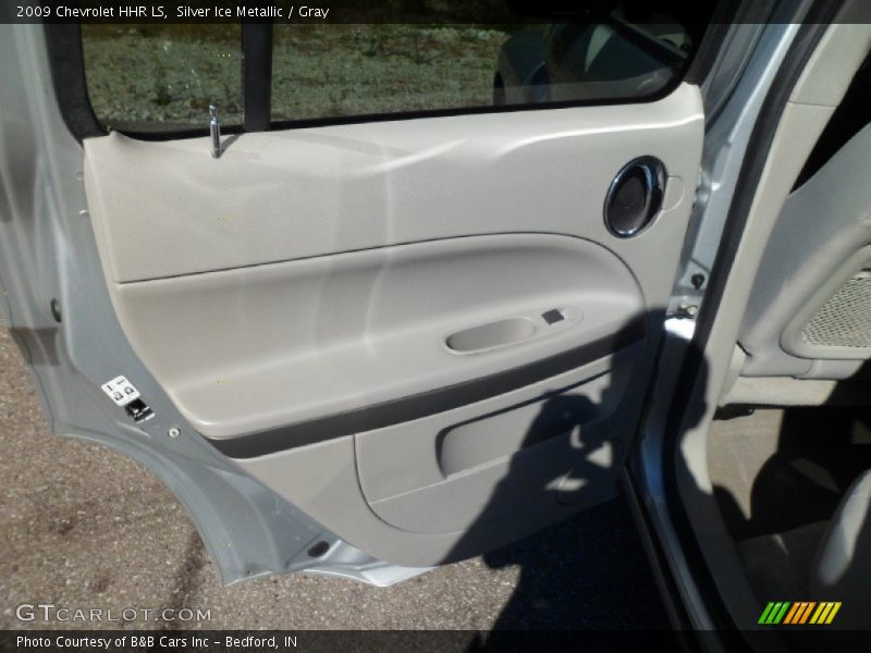 Silver Ice Metallic / Gray 2009 Chevrolet HHR LS
