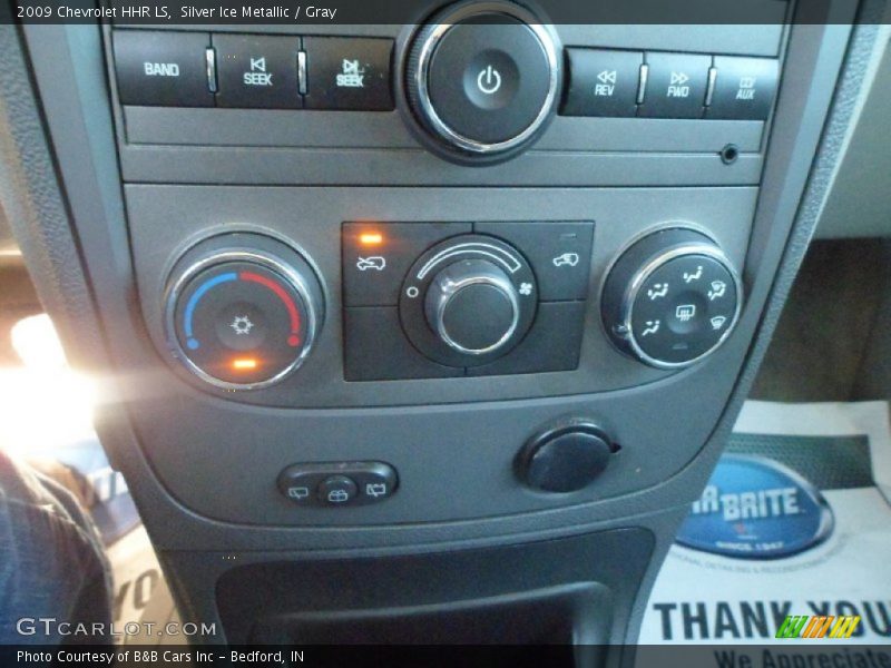 Silver Ice Metallic / Gray 2009 Chevrolet HHR LS