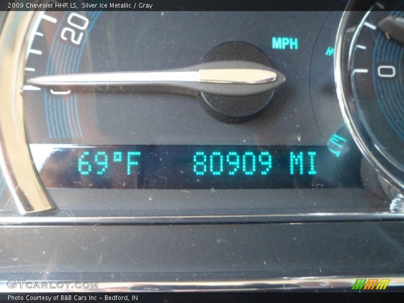 Silver Ice Metallic / Gray 2009 Chevrolet HHR LS