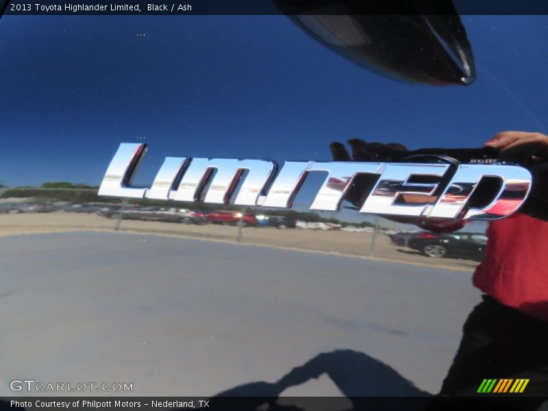Black / Ash 2013 Toyota Highlander Limited