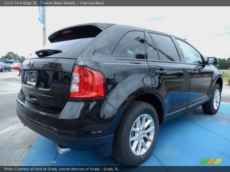 Tuxedo Black Metallic / Charcoal Black 2013 Ford Edge SE