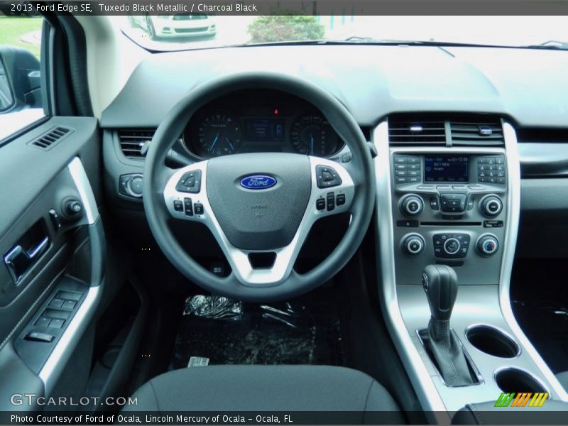 Tuxedo Black Metallic / Charcoal Black 2013 Ford Edge SE