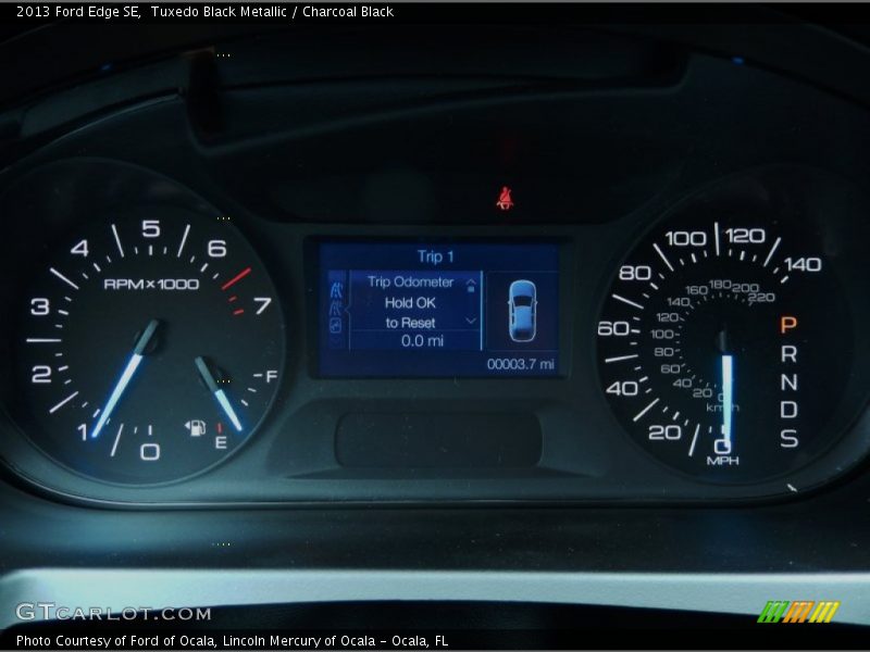 Tuxedo Black Metallic / Charcoal Black 2013 Ford Edge SE