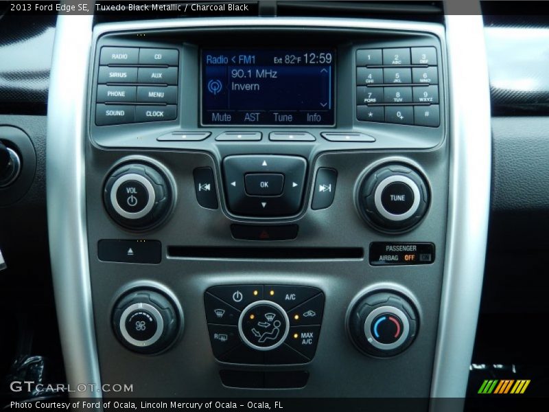 Tuxedo Black Metallic / Charcoal Black 2013 Ford Edge SE