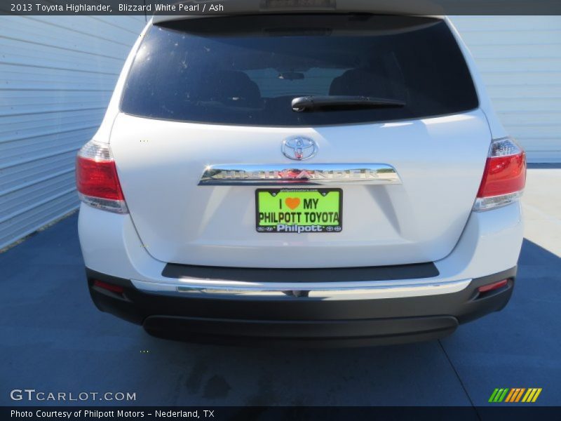 Blizzard White Pearl / Ash 2013 Toyota Highlander