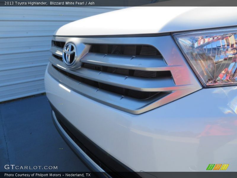 Blizzard White Pearl / Ash 2013 Toyota Highlander