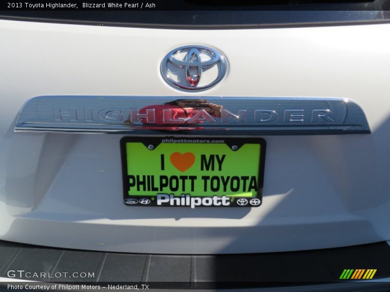 Blizzard White Pearl / Ash 2013 Toyota Highlander