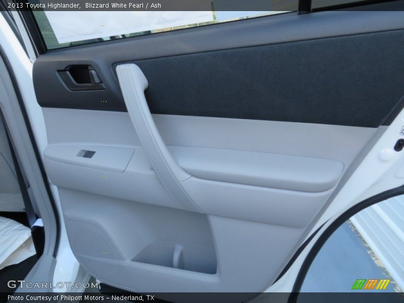 Blizzard White Pearl / Ash 2013 Toyota Highlander
