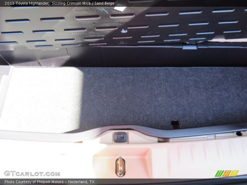 Sizzling Crimson Mica / Sand Beige 2013 Toyota Highlander