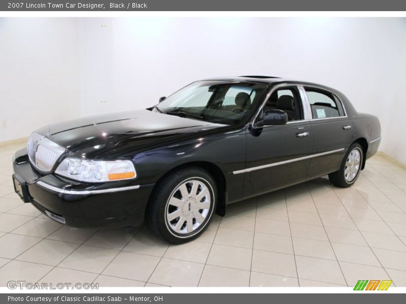 Front 3/4 View of 2007 Town Car Designer