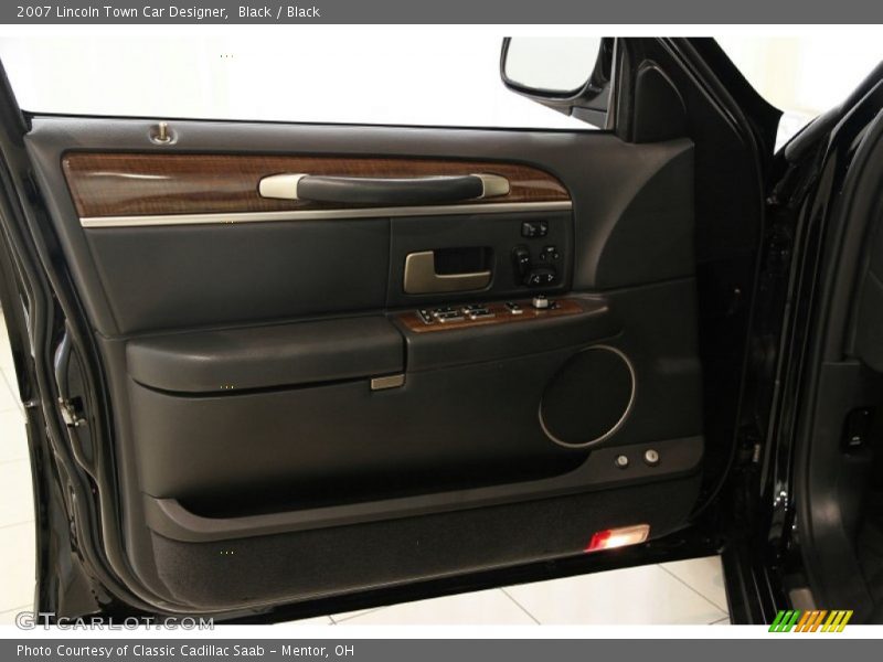 Door Panel of 2007 Town Car Designer