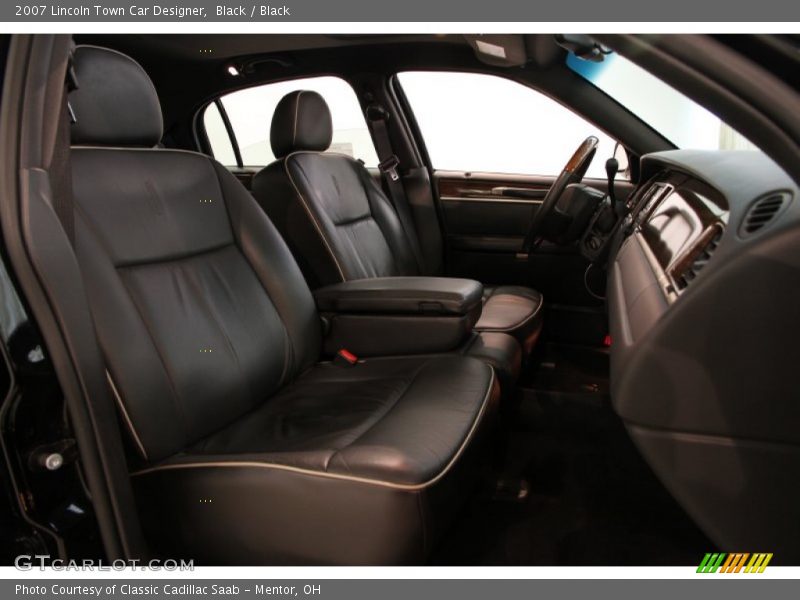 Front Seat of 2007 Town Car Designer