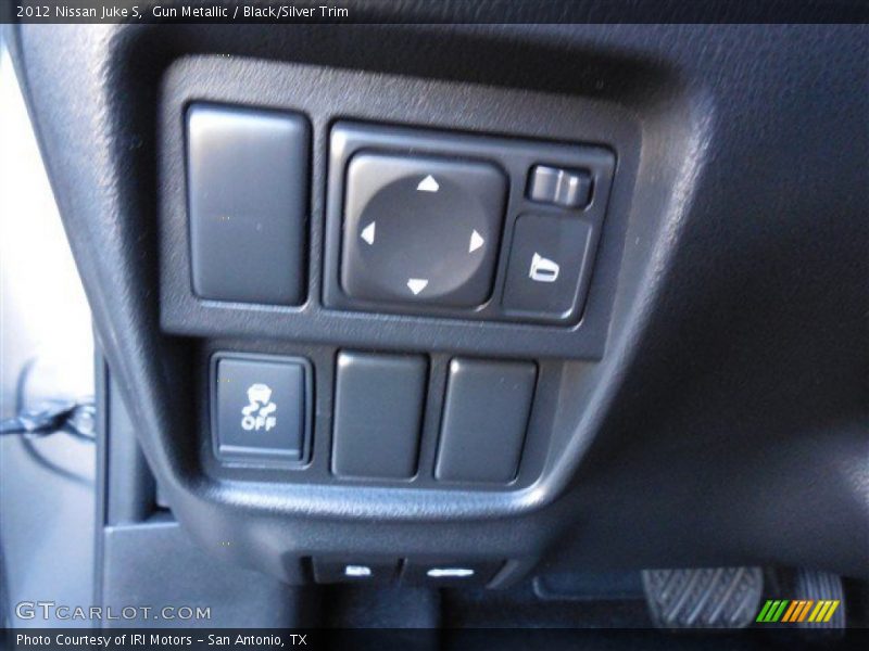 Gun Metallic / Black/Silver Trim 2012 Nissan Juke S