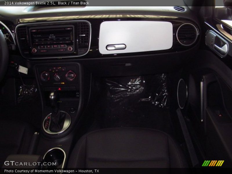 Black / Titan Black 2014 Volkswagen Beetle 2.5L