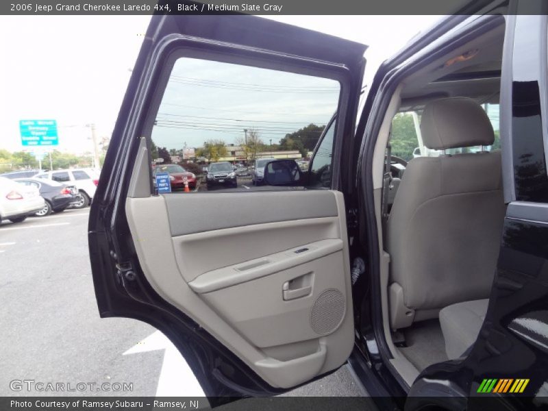 Black / Medium Slate Gray 2006 Jeep Grand Cherokee Laredo 4x4