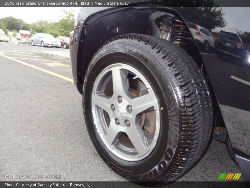 Black / Medium Slate Gray 2006 Jeep Grand Cherokee Laredo 4x4