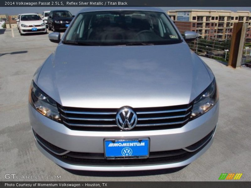 Reflex Silver Metallic / Titan Black 2014 Volkswagen Passat 2.5L S