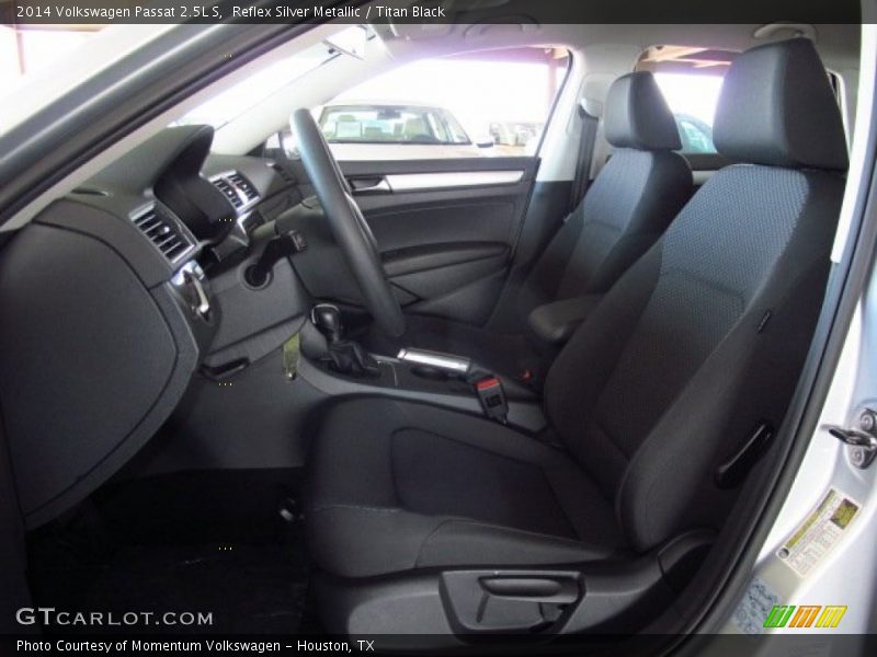 Reflex Silver Metallic / Titan Black 2014 Volkswagen Passat 2.5L S