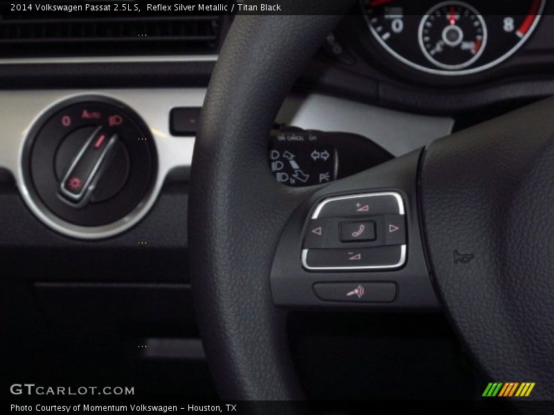 Reflex Silver Metallic / Titan Black 2014 Volkswagen Passat 2.5L S