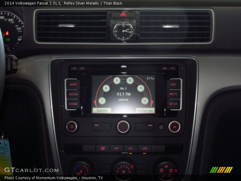 Reflex Silver Metallic / Titan Black 2014 Volkswagen Passat 2.5L S