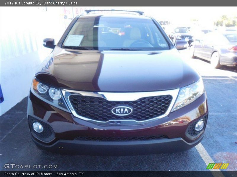 Dark Cherry / Beige 2012 Kia Sorento EX