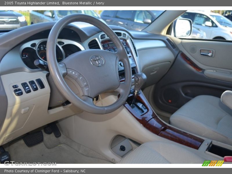 Bluestone Metallic / Ivory 2005 Toyota Highlander Limited