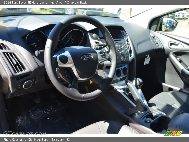 Ingot Silver / Charcoal Black 2014 Ford Focus SE Hatchback