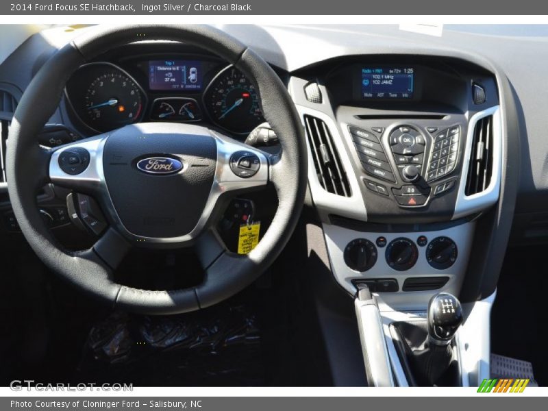 Ingot Silver / Charcoal Black 2014 Ford Focus SE Hatchback