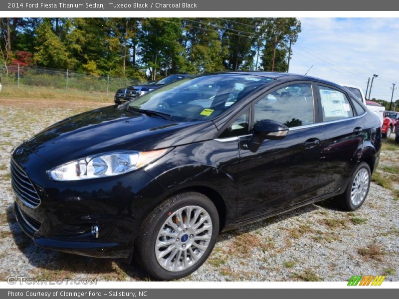 Tuxedo Black / Charcoal Black 2014 Ford Fiesta Titanium Sedan