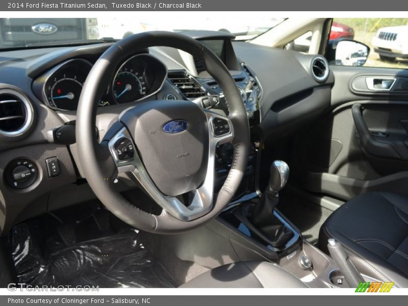 Tuxedo Black / Charcoal Black 2014 Ford Fiesta Titanium Sedan