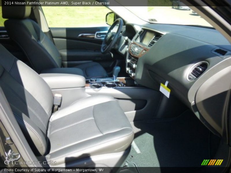 Super Black / Charcoal 2014 Nissan Pathfinder Platinum AWD