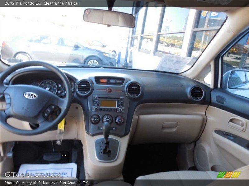 Clear White / Beige 2009 Kia Rondo LX