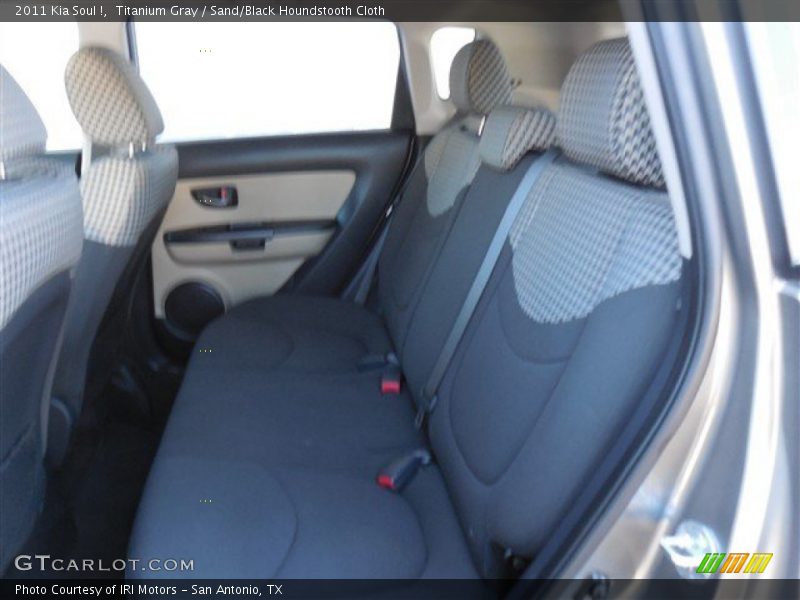 Titanium Gray / Sand/Black Houndstooth Cloth 2011 Kia Soul !