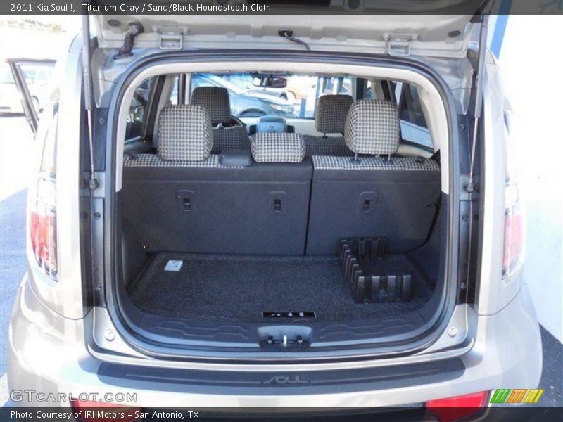 Titanium Gray / Sand/Black Houndstooth Cloth 2011 Kia Soul !