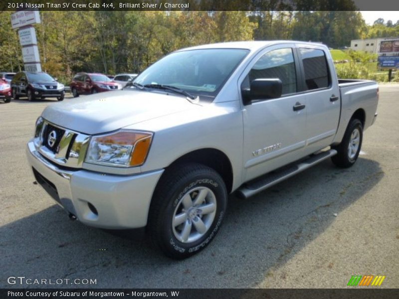 Front 3/4 View of 2014 Titan SV Crew Cab 4x4