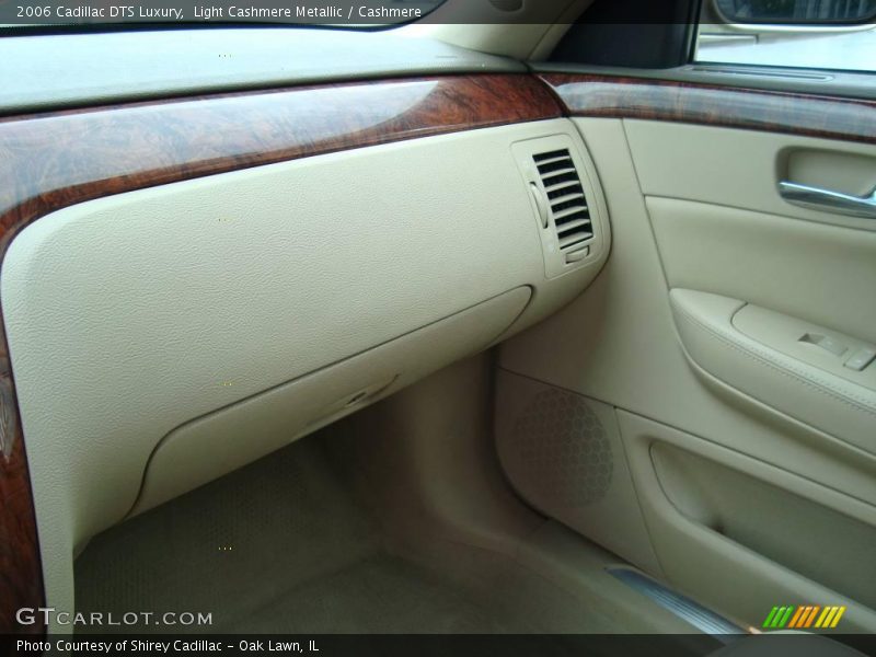 Light Cashmere Metallic / Cashmere 2006 Cadillac DTS Luxury