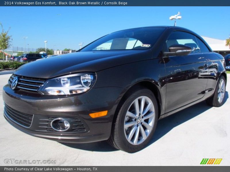 Front 3/4 View of 2014 Eos Komfort