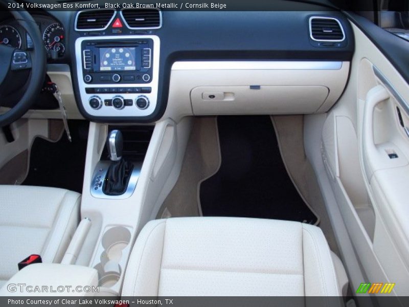 Dashboard of 2014 Eos Komfort
