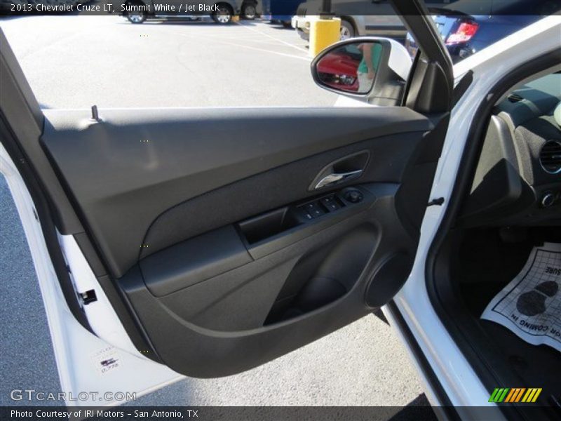 Summit White / Jet Black 2013 Chevrolet Cruze LT