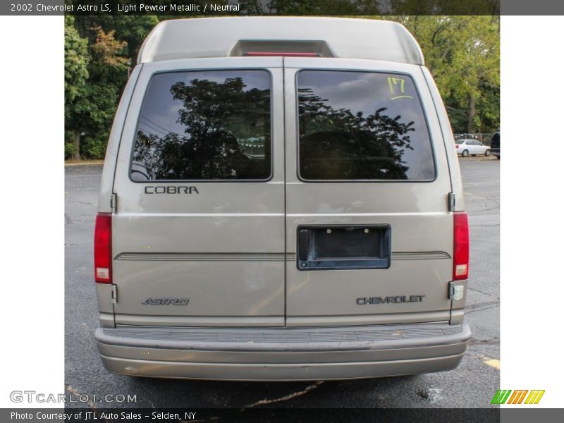 Light Pewter Metallic / Neutral 2002 Chevrolet Astro LS