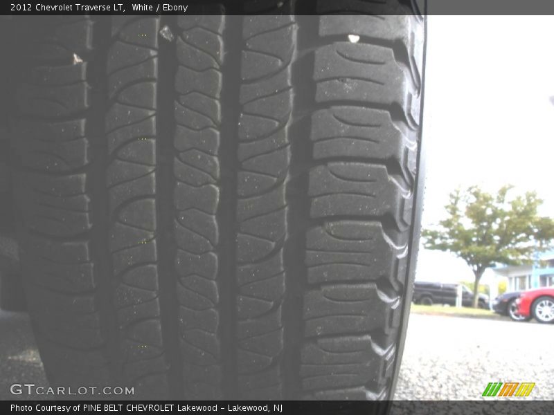 White / Ebony 2012 Chevrolet Traverse LT