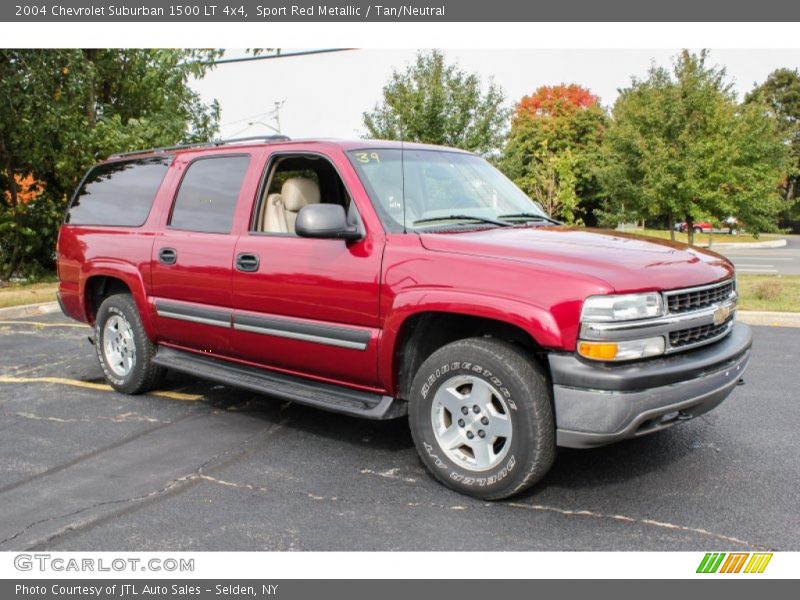 Front 3/4 View of 2004 Suburban 1500 LT 4x4