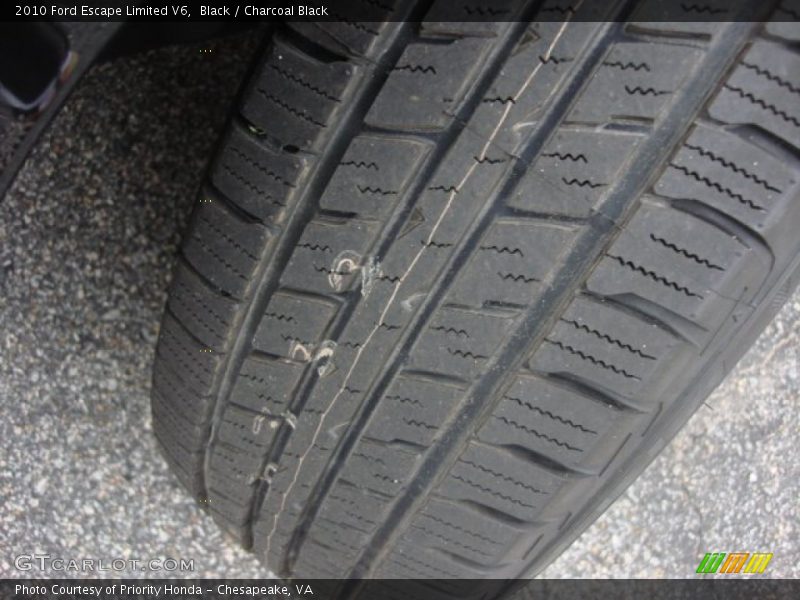 Black / Charcoal Black 2010 Ford Escape Limited V6