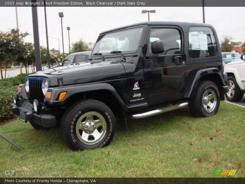 Front 3/4 View of 2003 Wrangler X 4x4 Freedom Edition